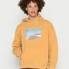 Vintage Supply ON THE ROAD GRAPHIC HOODIE - Sweatshirt - Rust