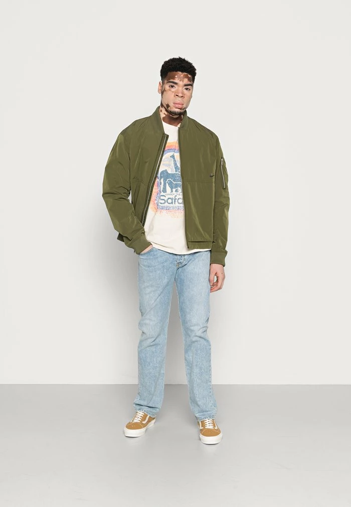 SAFARI FRONT PRINT HOODIE TEE - Print T-shirt - sand