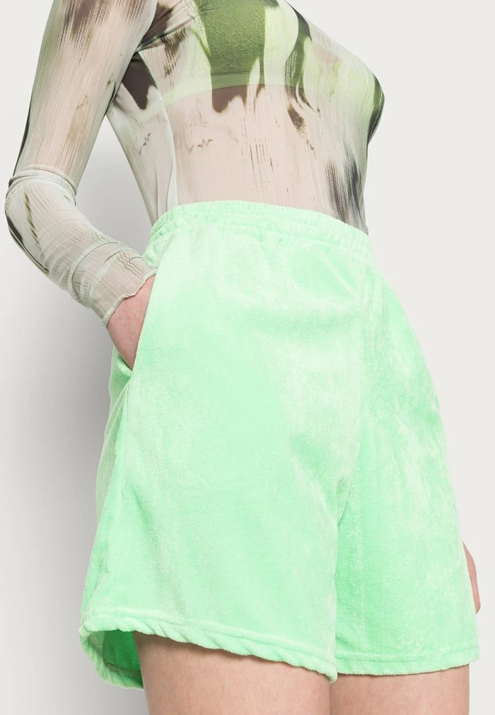 Vintage Supply VELOUR - Shorts - Green 5 Vintage Supply VELOUR - Shorts - Green - Image 5