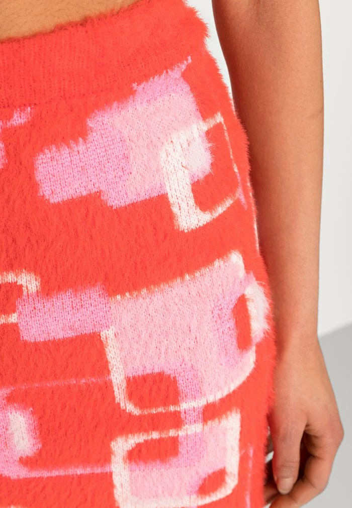 SKIRT IN RETRO FLUFFY YARN - Mini skirt - pink & orange