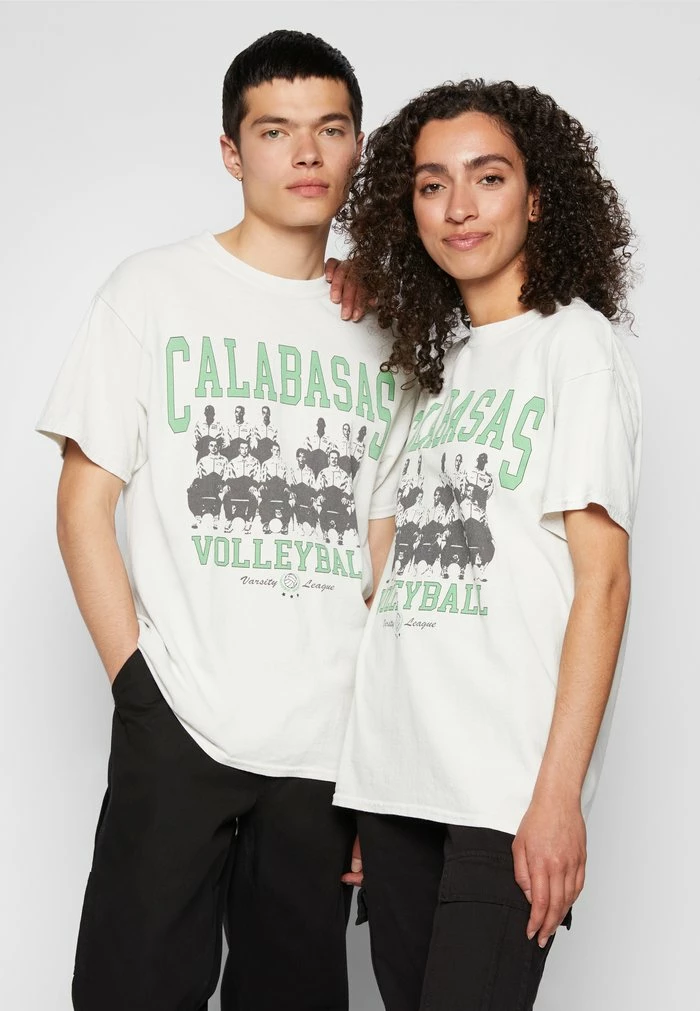 CALLABASAS VOLLEYBALL GRAPHIC UNISEX - Print T-shirt - overdyed off white