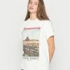 Vintage Supply REGULAR FIT WITH VINTAGE FLOWER MARKET GRAPHIC - Print T-shirt - Off White