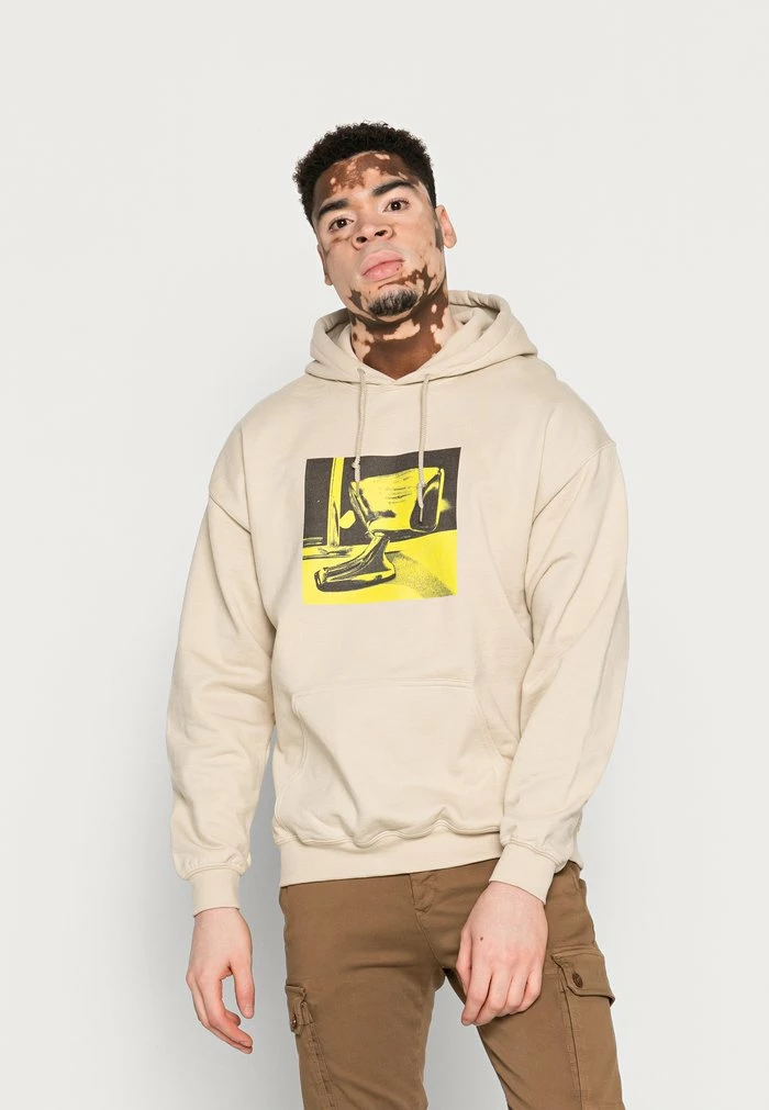PHOTOGRAPHIC GRAPHIC HOODIE - Sweatshirt - sand