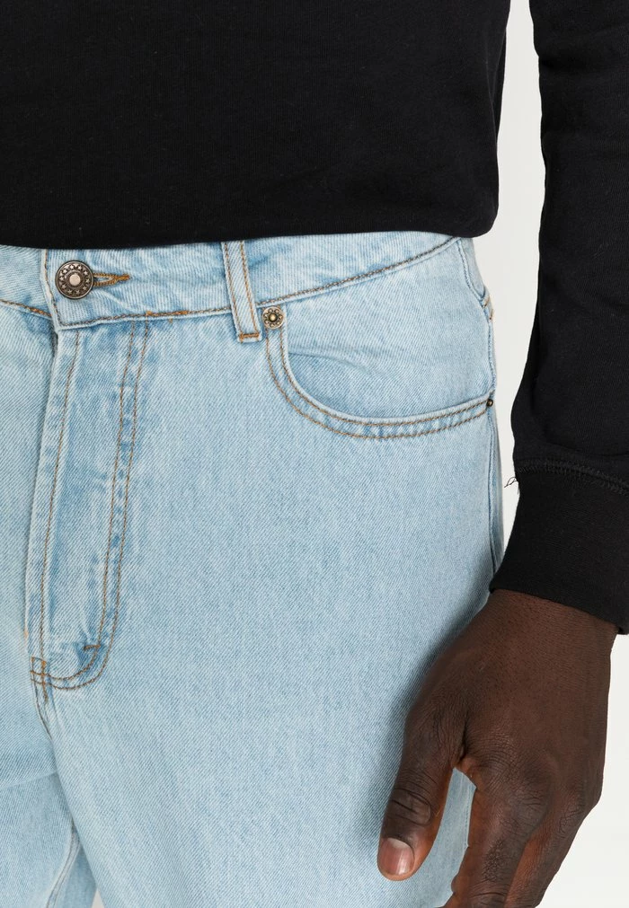 Straight leg jeans - light