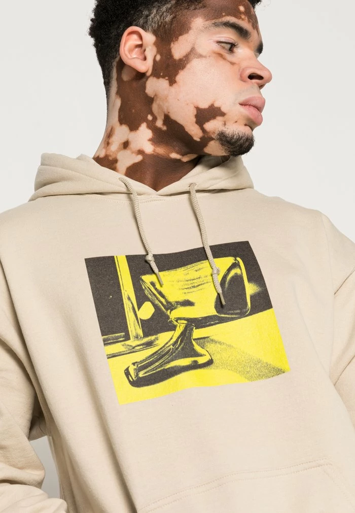 PHOTOGRAPHIC GRAPHIC HOODIE - Sweatshirt - sand