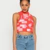 Vintage Supply HIGH NECK CROP IN RETRO FLUFFY YARN - Top - Pink & Orange