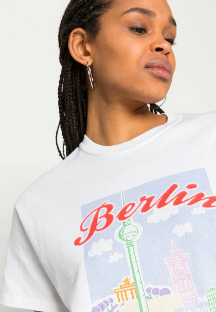 TOURIST BERLIN GRAPHIC - Print T-shirt - white