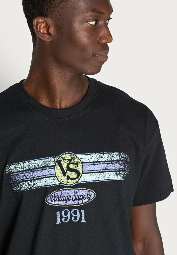 FRONT PRINT TEE - Print T-shirt - black