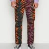 Vintage Supply TIGER PRINTED - Straight Leg Jeans - Orange