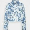 Vintage Supply CROPPED JACKET IN SWIRL HEART PRINT - Denim Jacket - Blue